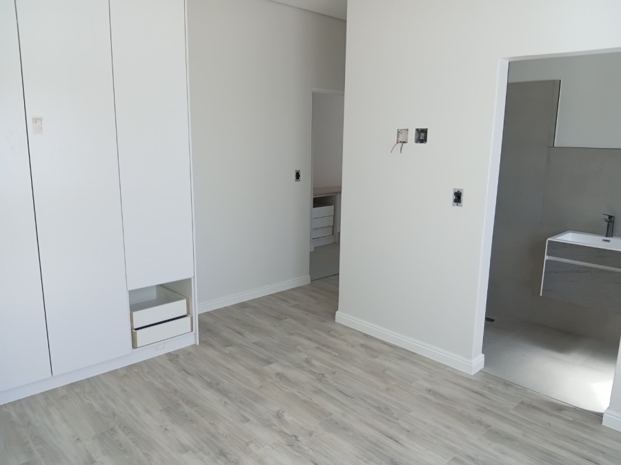 4 Bedroom Property for Sale in Sandown Western Cape